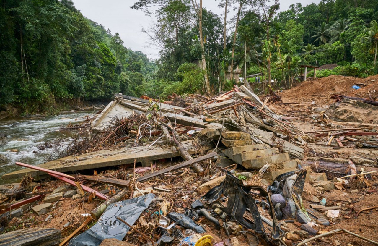 destruction_from_landslides_and_floods_in_agalawatte_town_sri_lanka