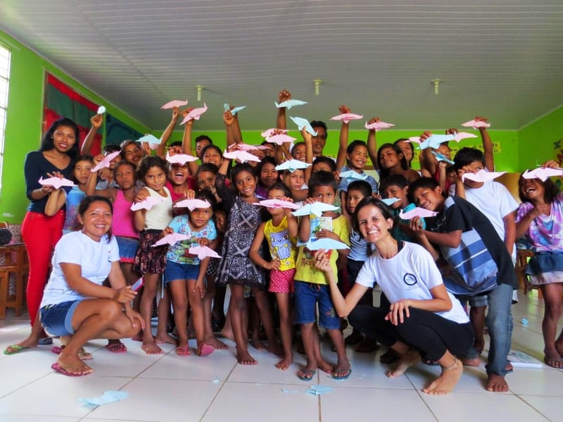 Mais 43 escolas da Amazônia terão aulas sobre a proteção do boto cor-de-rosa